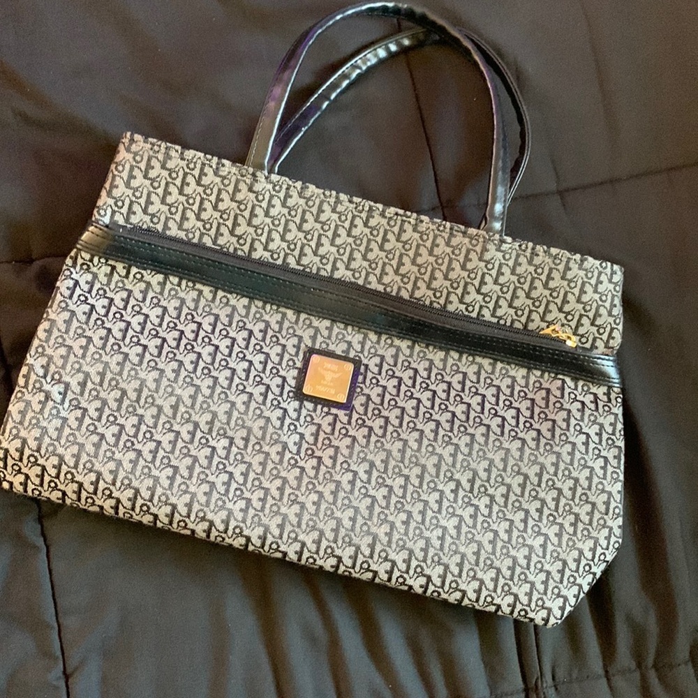 EGE Eagle Purse